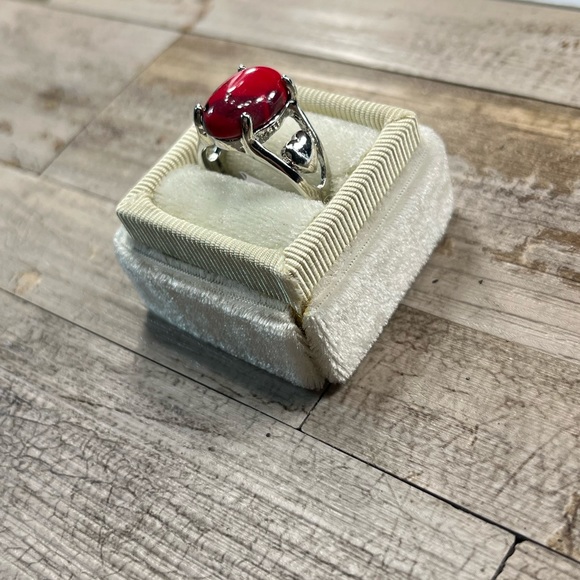 LADYBUG red simulated oval-shaped stone ring set in silver band size 8 new NWT - Picture 3 of 7